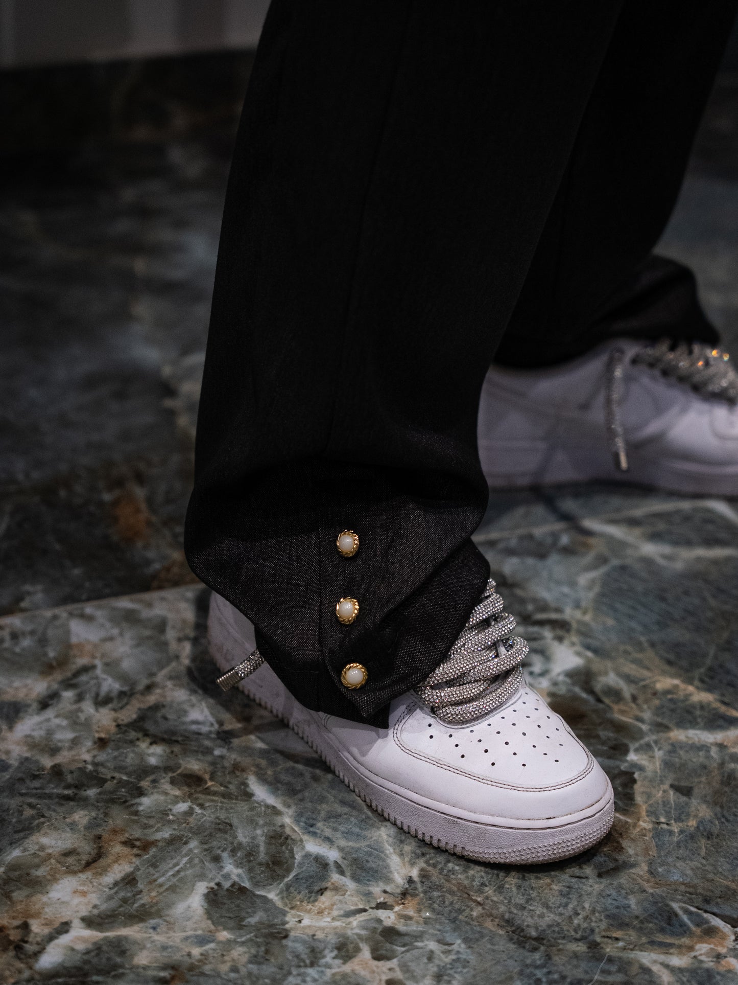 Pantalone fondo ampio con bottoni