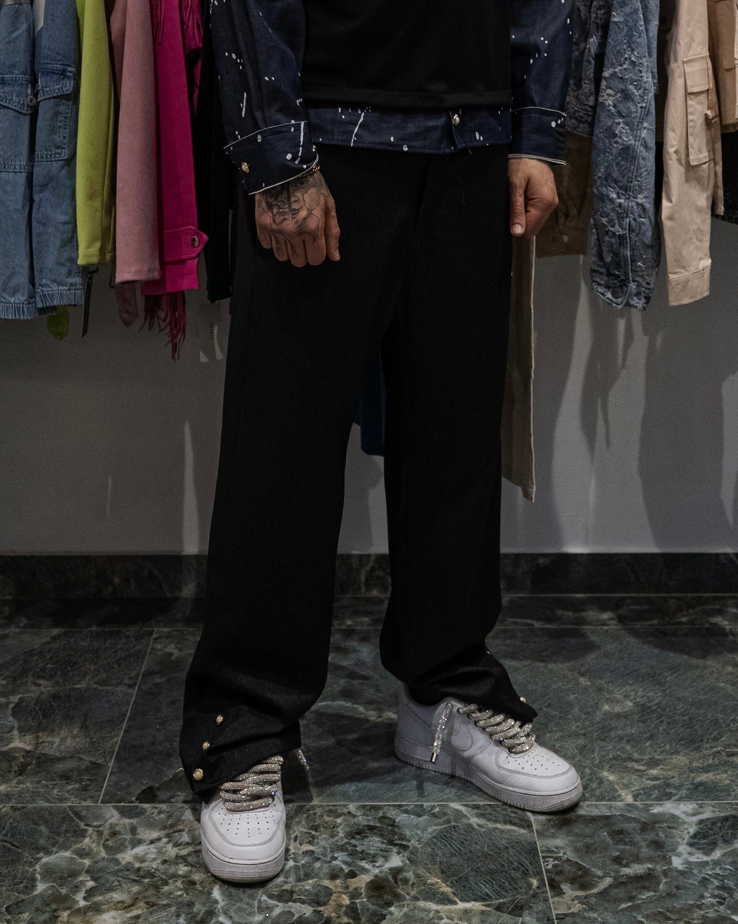 Pantalone fondo ampio con bottoni